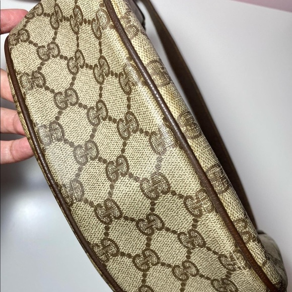 Crossbody - Picture 2 of 16